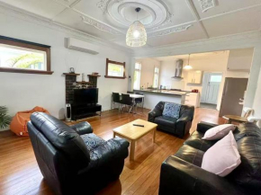 Spacious Retreat near Ferry & Mall